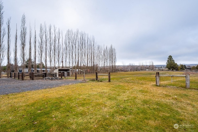 view of yard featuring a rural view