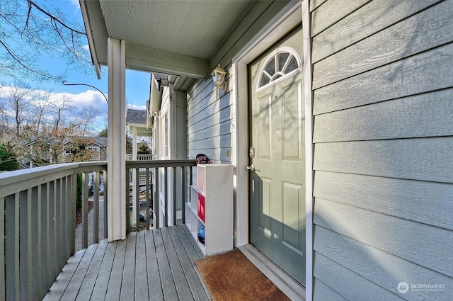 exterior space featuring a balcony