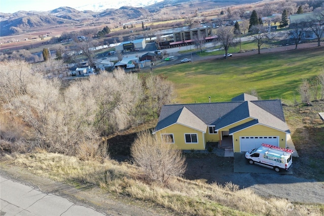 bird's eye view with a mountain view