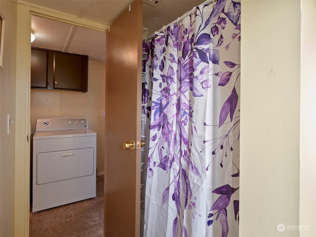 bathroom with washer / clothes dryer