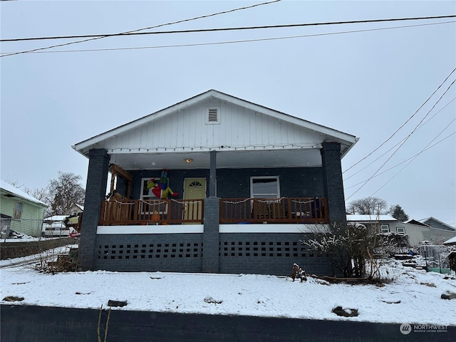 bungalow-style house with covered porch