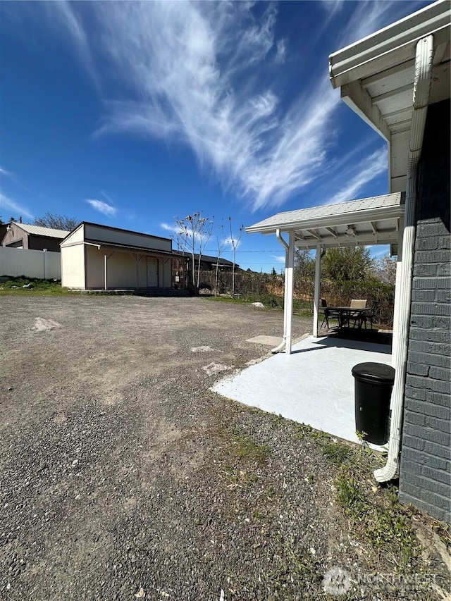 view of yard featuring a patio area