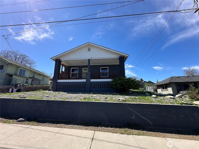 bungalow-style house with covered porch