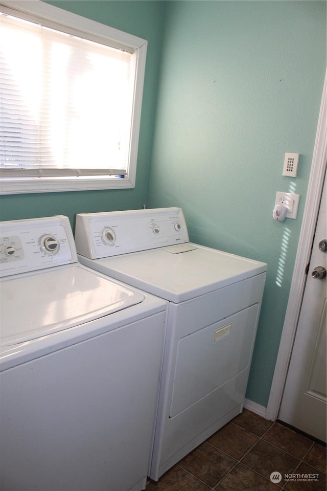 laundry room with laundry area and washer and clothes dryer