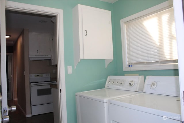 washroom with washer and clothes dryer