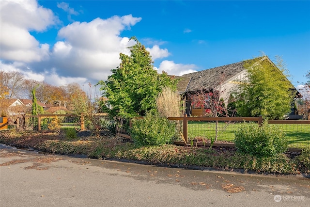 exterior space featuring fence