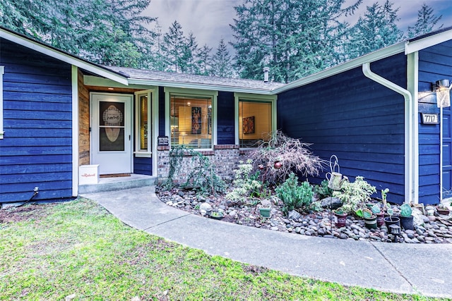 doorway to property featuring a porch