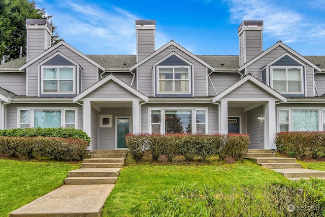 view of front of house with a front yard