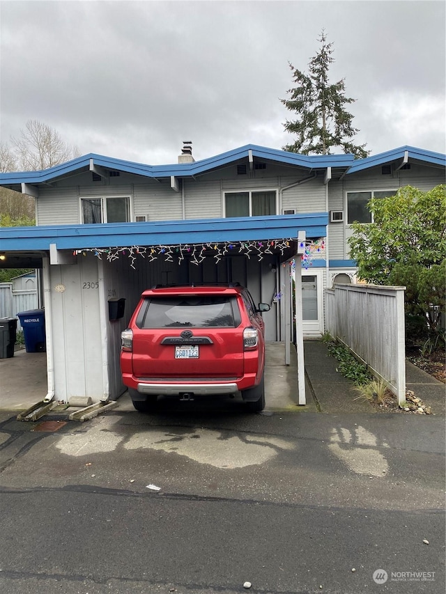 view of front facade featuring a carport