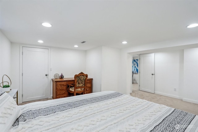 bedroom featuring a closet