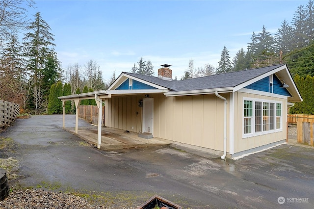 view of front facade featuring a carport