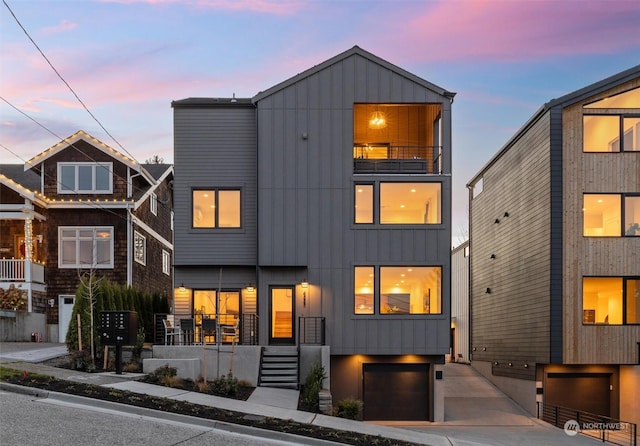 view of front of property featuring a garage