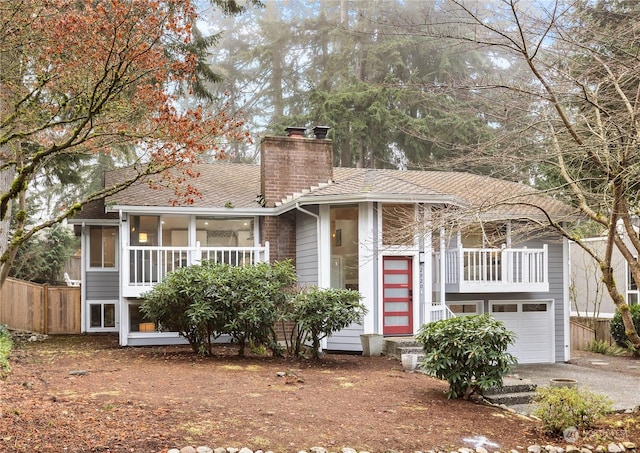 view of front facade featuring a garage