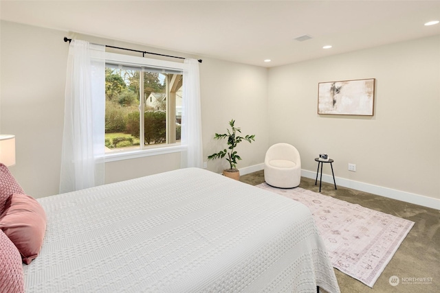 bedroom with carpet flooring