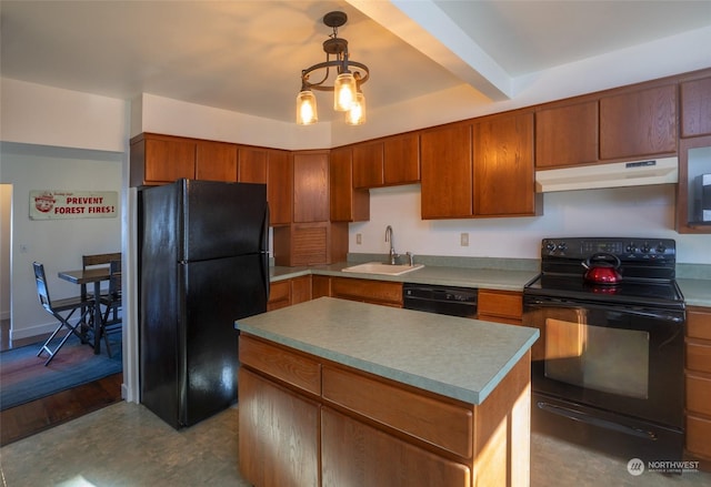 kitchen with black appliances, a center island, sink, an inviting chandelier, and decorative light fixtures