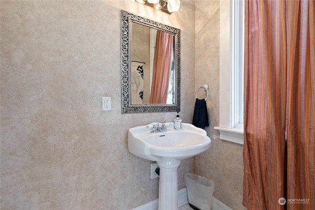 bathroom featuring sink