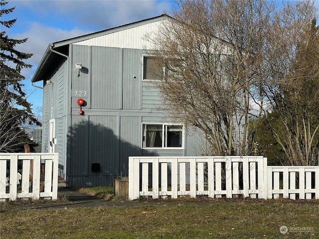 view of home's exterior