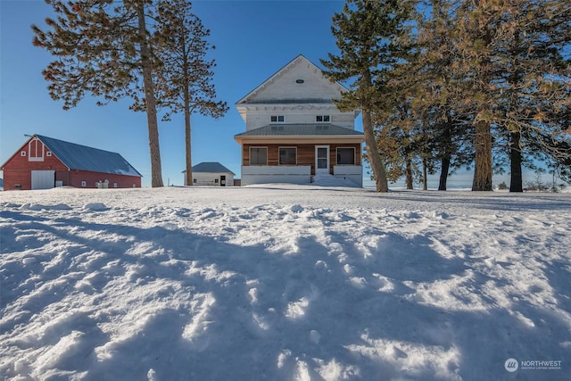 view of front of property featuring a porch