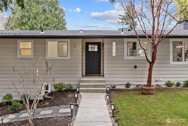 view of front of house with a front yard