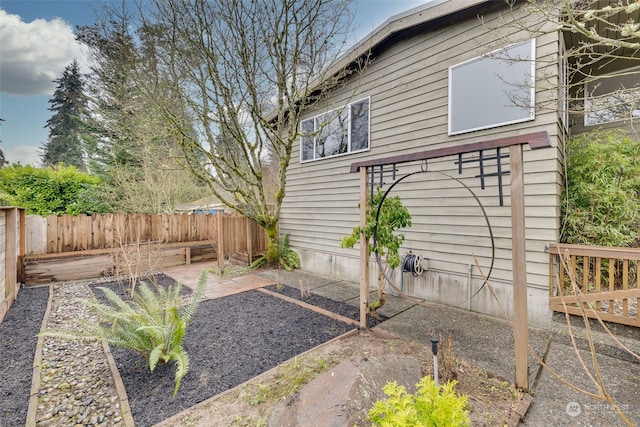 view of yard featuring a patio