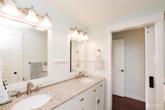 bathroom with vanity