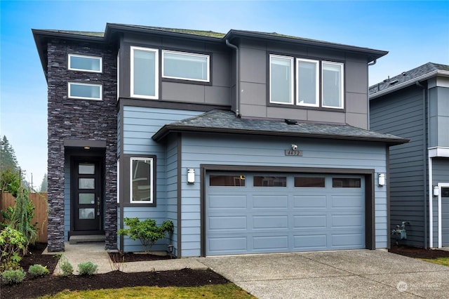 view of front facade featuring a garage