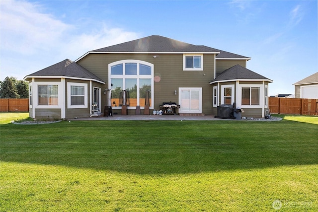 527 Rd I.6 NE, Moses Lake, WA 98837 - rear view of property with a patio and a shingled roof