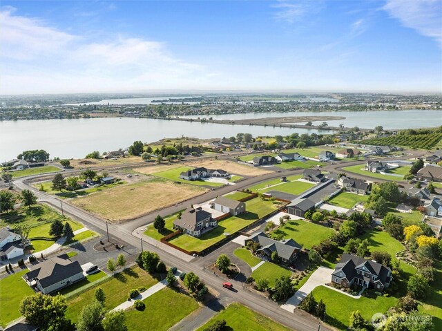 527 Rd I.6 NE, Moses Lake, WA 98837 - aerial perspective of suburban area with a large body of water