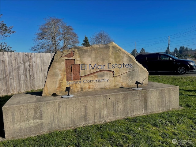 view of community / neighborhood sign