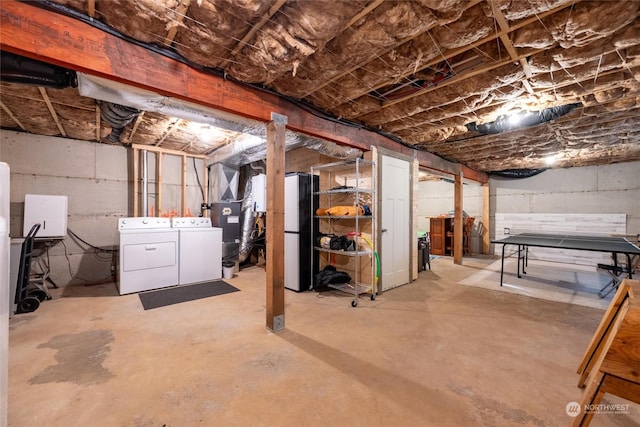 basement featuring independent washer and dryer