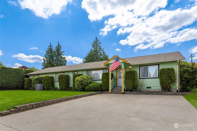 single story home featuring a front yard