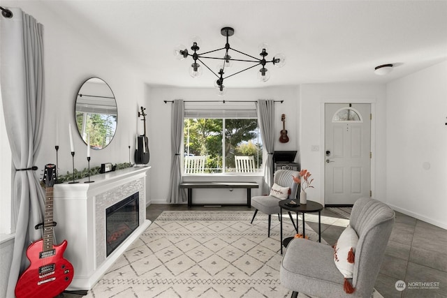 living room with a notable chandelier