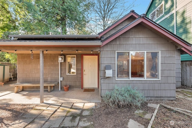 view of front of property featuring a patio area