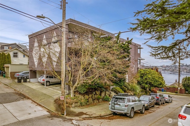 Listing photo 2 for 750 Crockett St Unit 403, Seattle WA 98109