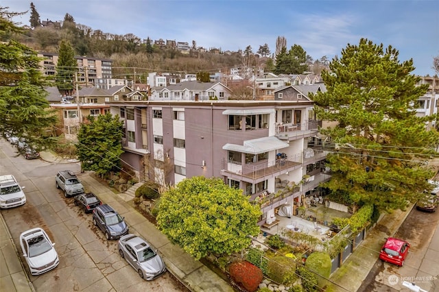 Listing photo 2 for 750 Crockett St Unit 403, Seattle WA 98109