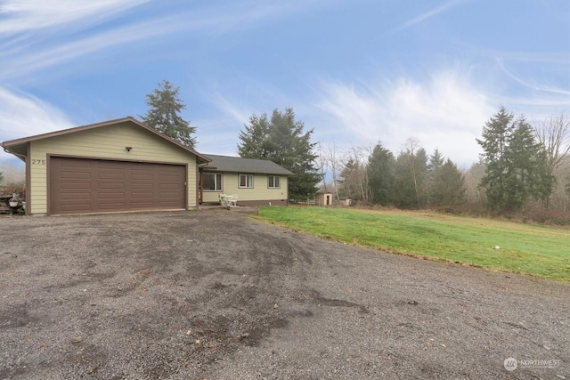 view of front of house featuring a front lawn