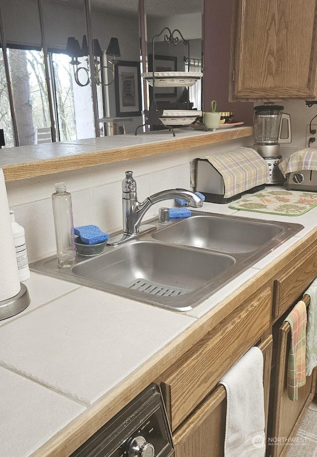 kitchen featuring sink