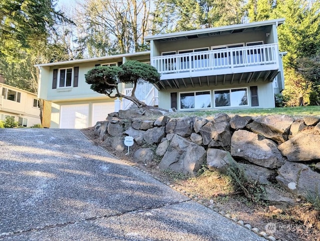 view of front of house featuring a garage