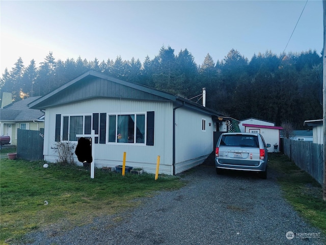 view of front of property with a front lawn