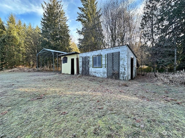 view of outdoor structure featuring a carport