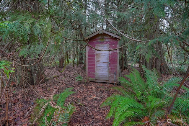 view of outdoor structure