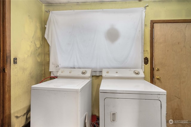 laundry area with washer and clothes dryer