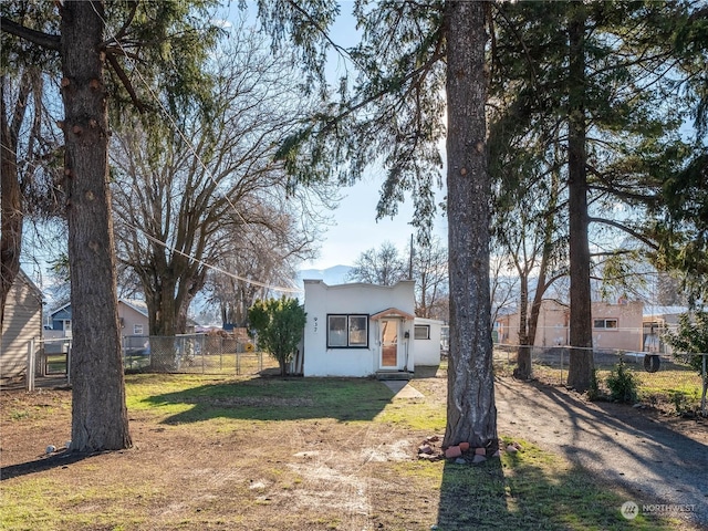 view of front of house with a front yard