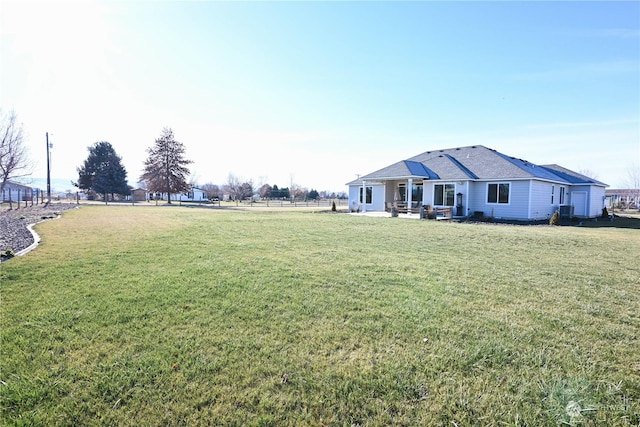 view of yard featuring a patio area