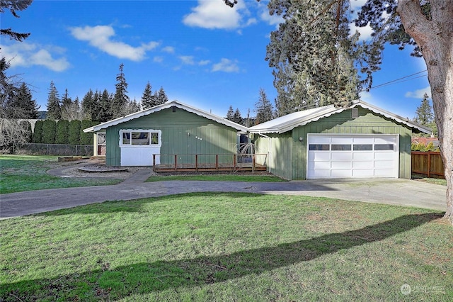 ranch-style home with a front yard