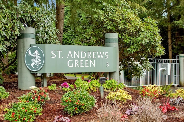 view of community / neighborhood sign