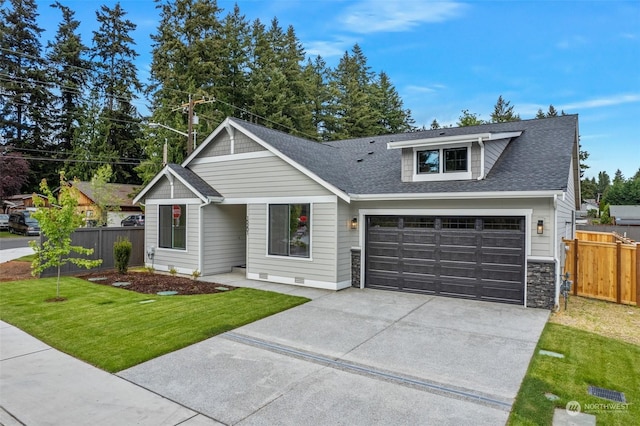 view of front of home featuring a front yard