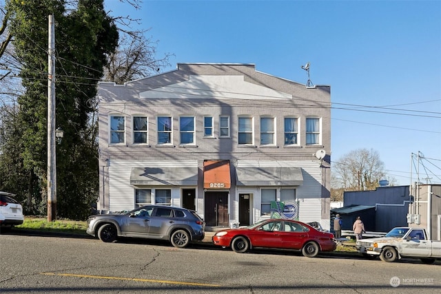 view of front facade