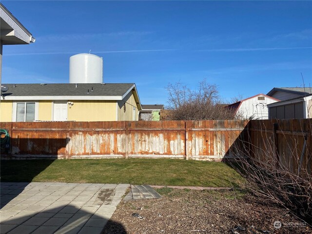 view of yard with a patio