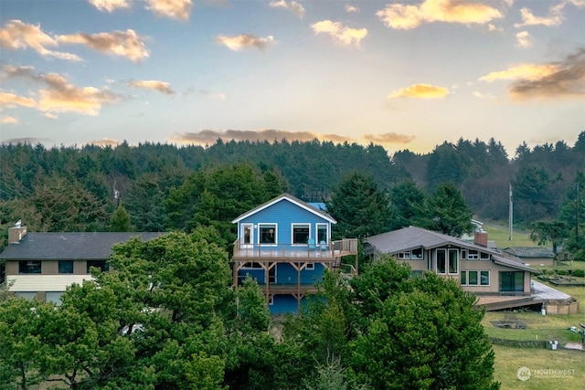 view of aerial view at dusk